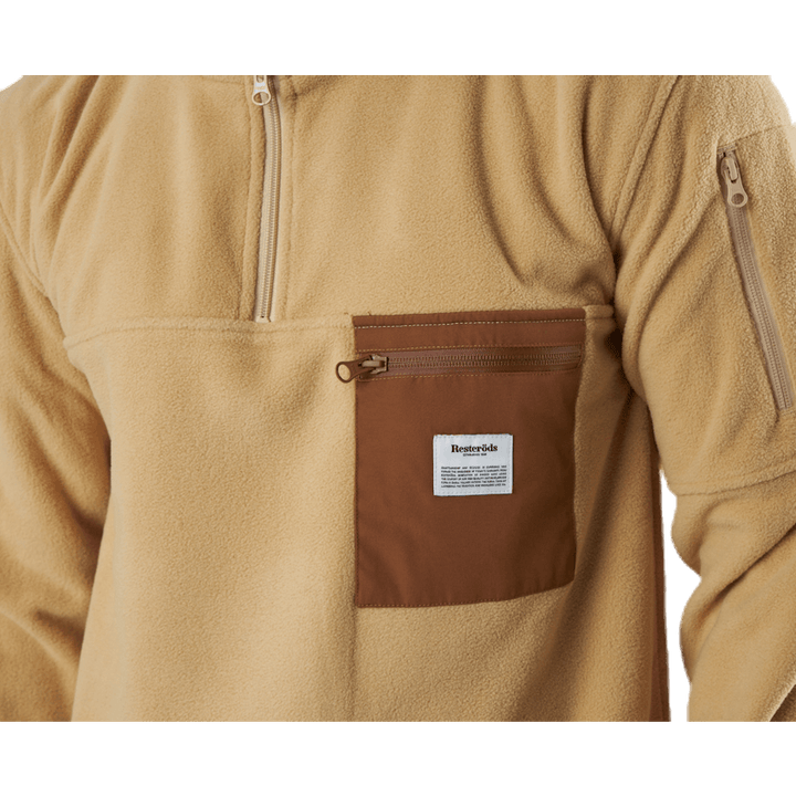 Perdirbto poliesterio megztinis Beige