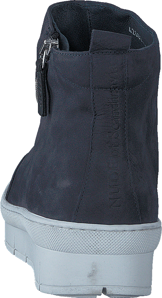 Hilda Longbeach / Blu Luna