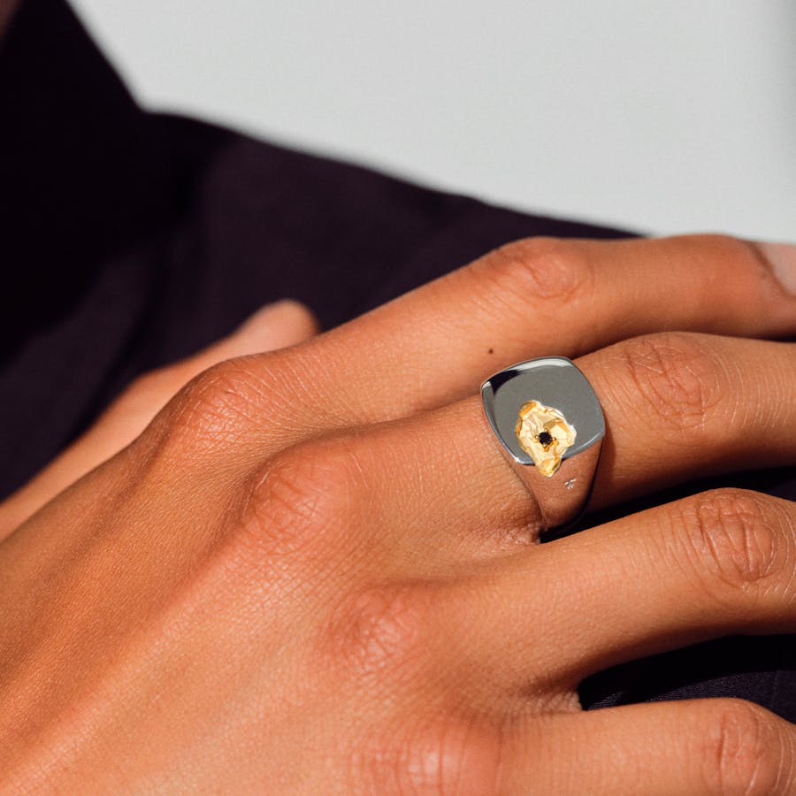 Mined Ring Großer Schwarzer Diamant Gold