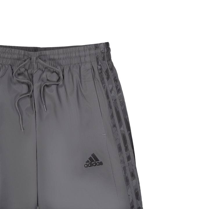 AEROREADY Essentials Chelsea 3-randiga shorts Grey Five / Black