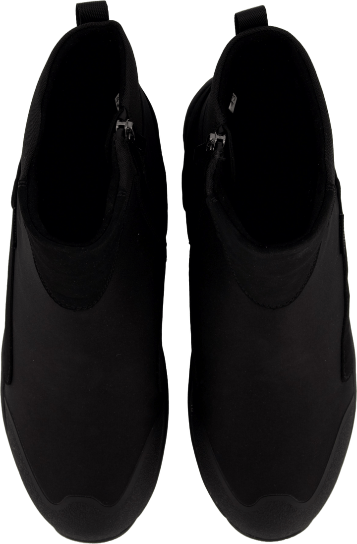 Pinner M Studs Black