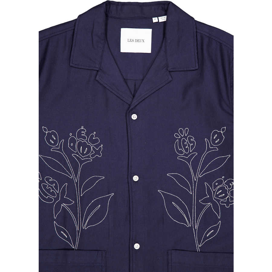 Kingsley Aoe Ss krekls tumši tumši tumši tumši tumši tumši tumši tumši tumši tumši tumši tumši tumši tumši