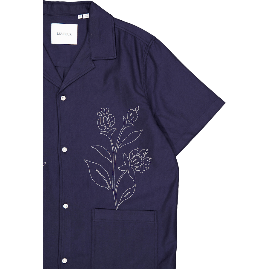 Kingsley Aoe Ss krekls tumši tumši tumši tumši tumši tumši tumši tumši tumši tumši tumši tumši tumši tumši