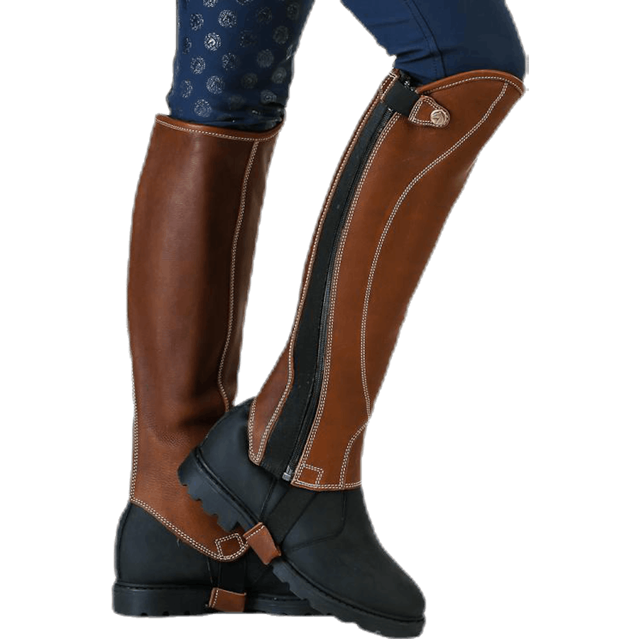 Chaps courts Santiani Brown