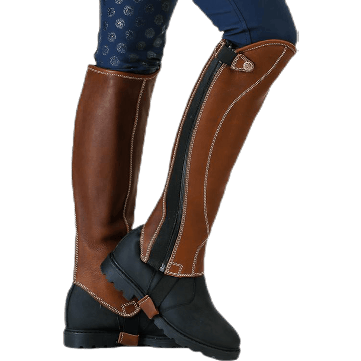 Chaps courts Santiani Brown