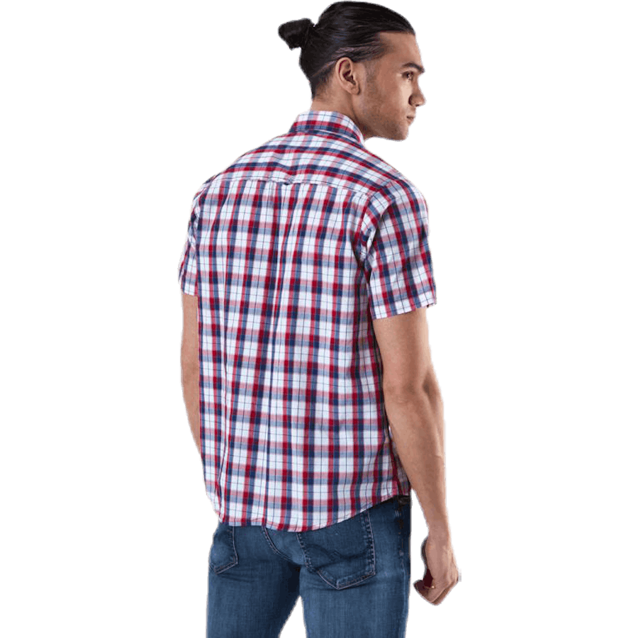 Oskara krekls Sarkans