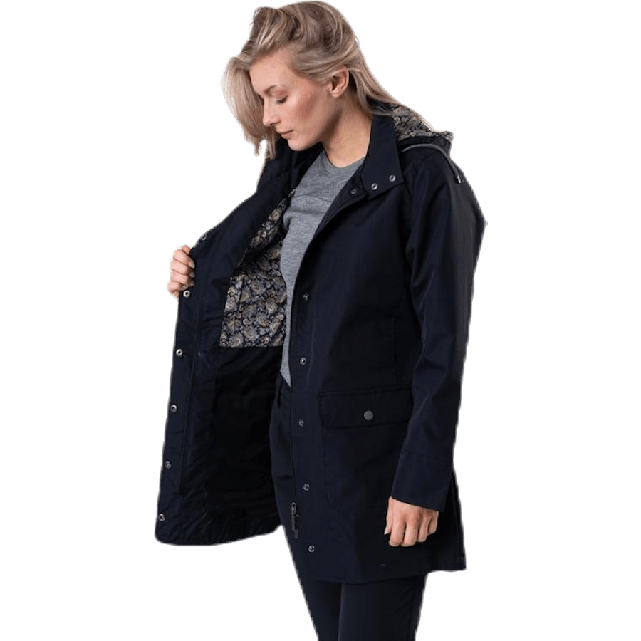 Colby Jacke Schwarz