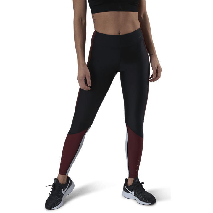 Kompresija od blizu Črna/rdeča