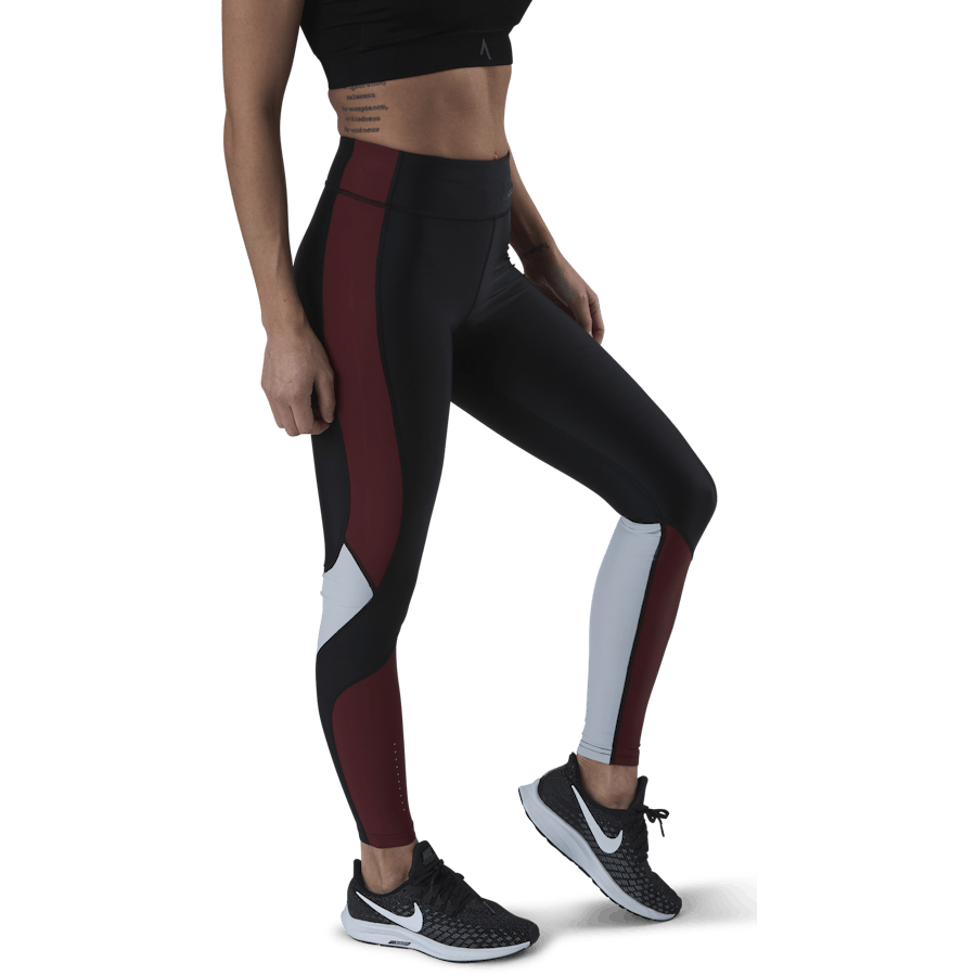 Kompresija od blizu Črna/rdeča