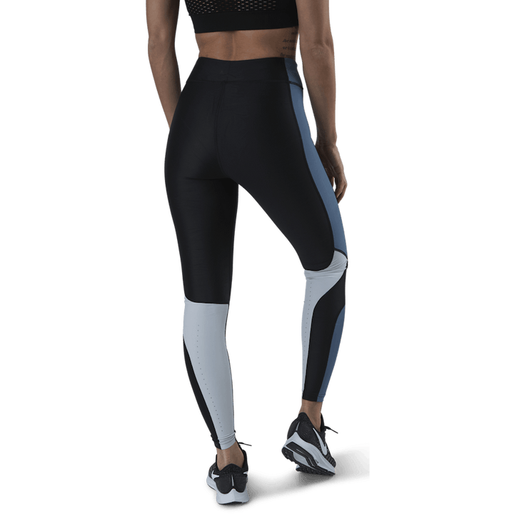 Kompresija no tuvas puses Zila/melna