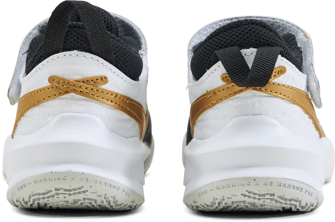 Team Hustle D 10 Små barnesko SORT/METALLISK GULL-VITT-PHOTONSTØV