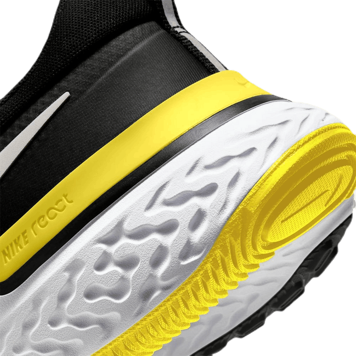 React Miler Black/Silver