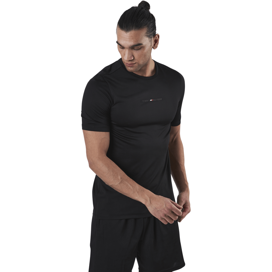 Shoulder Logo Slim Training Tee Black
