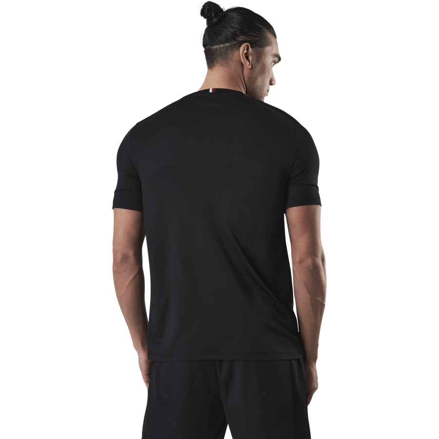 Shoulder Logo Slim Training Tee Black