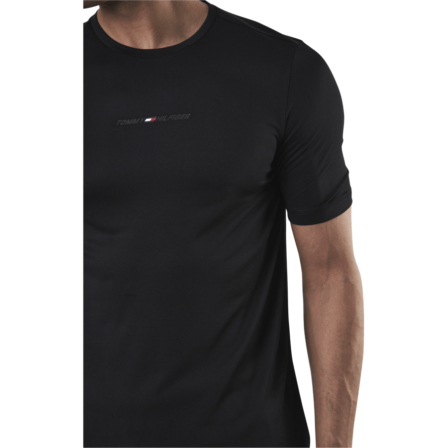 Shoulder Logo Slim Training Tee Black