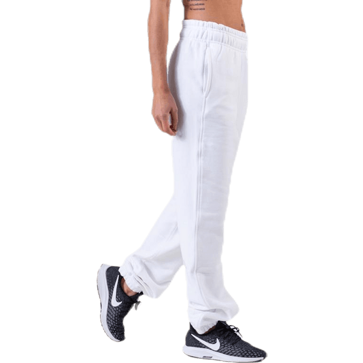 Court  White