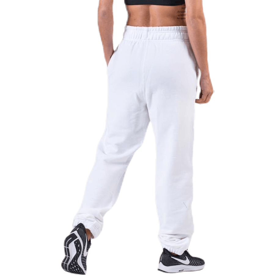 Court  White