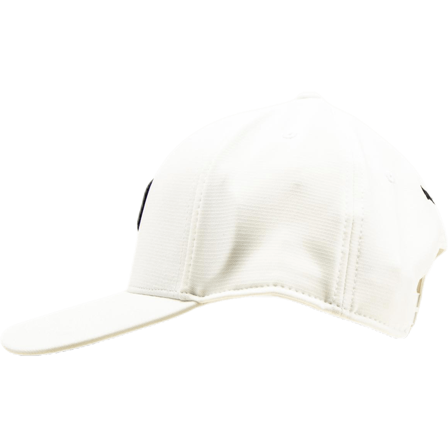 P 110 Cap White