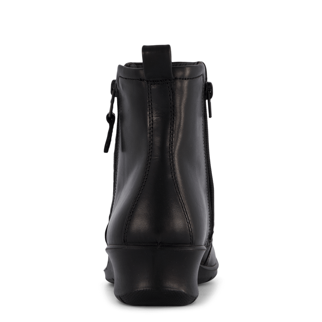217143 Felicia Black