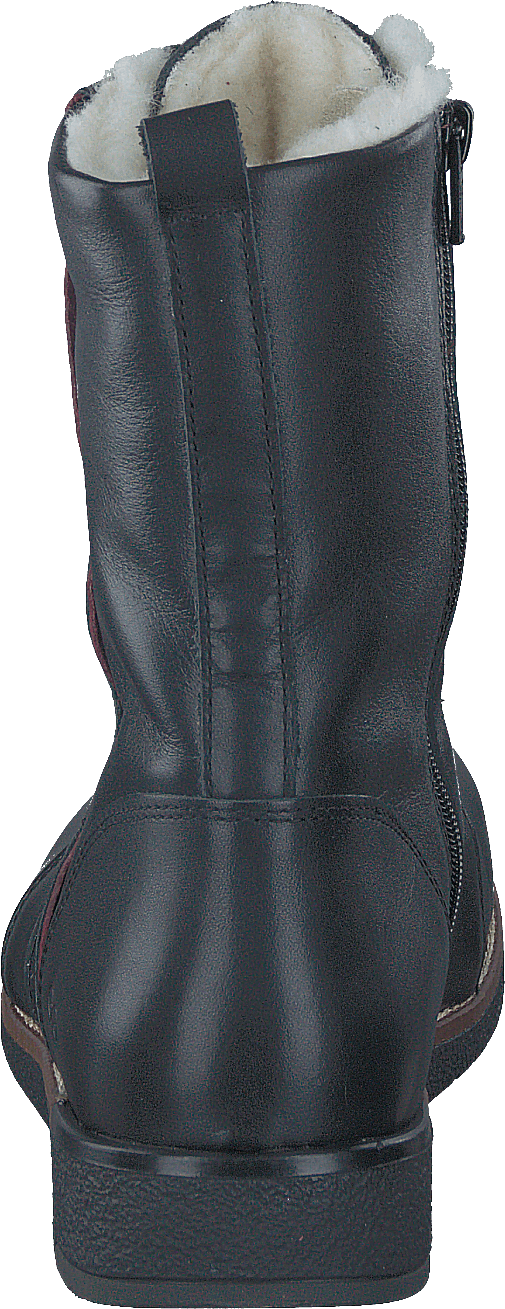 Karina P-bla Black