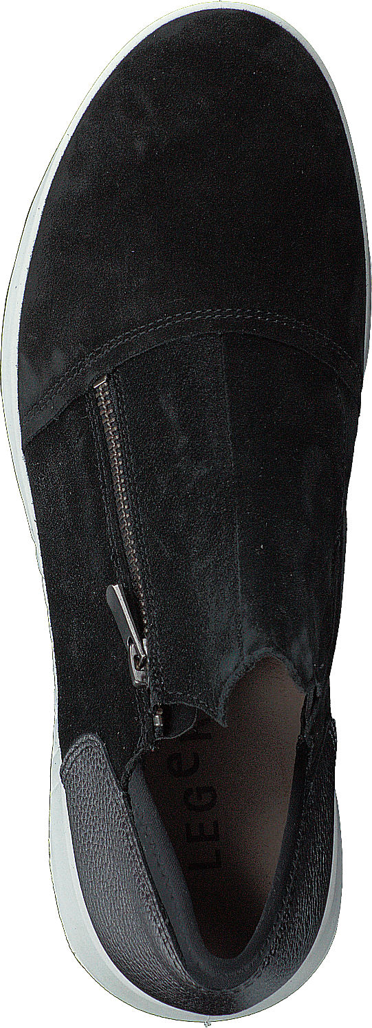 Essence Black