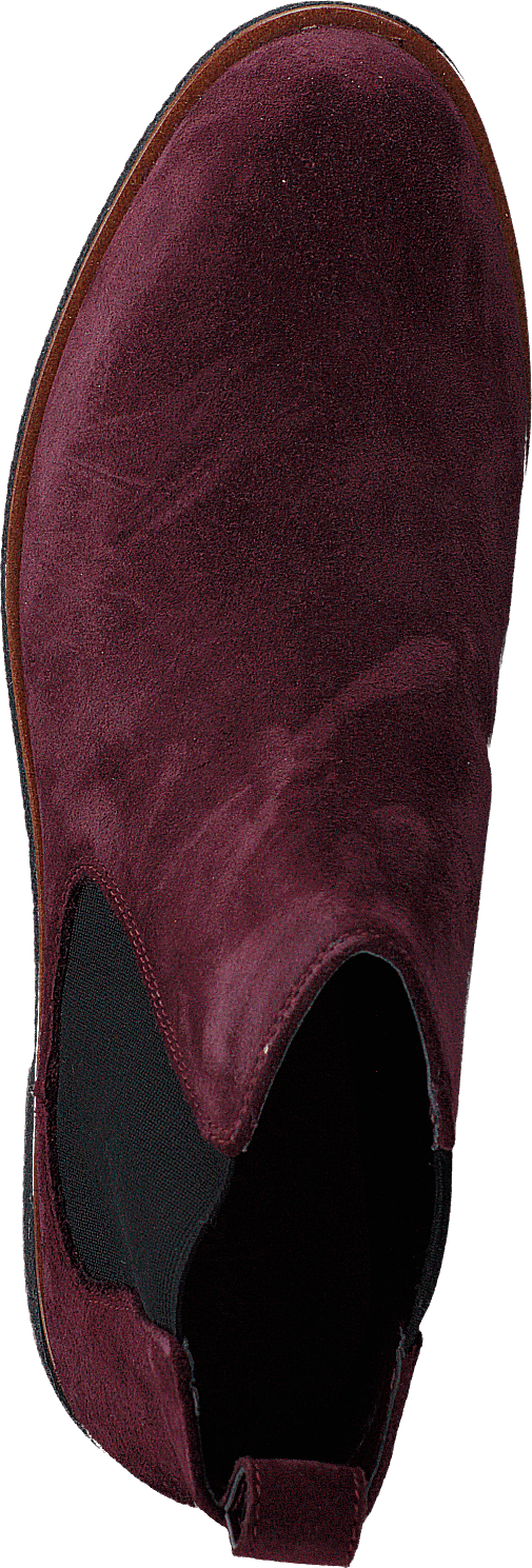 Griffin Plaza Burgundy Suede