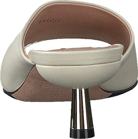 Carin 45 008, Bone 15