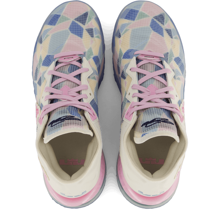 LeBron XVIII Low
