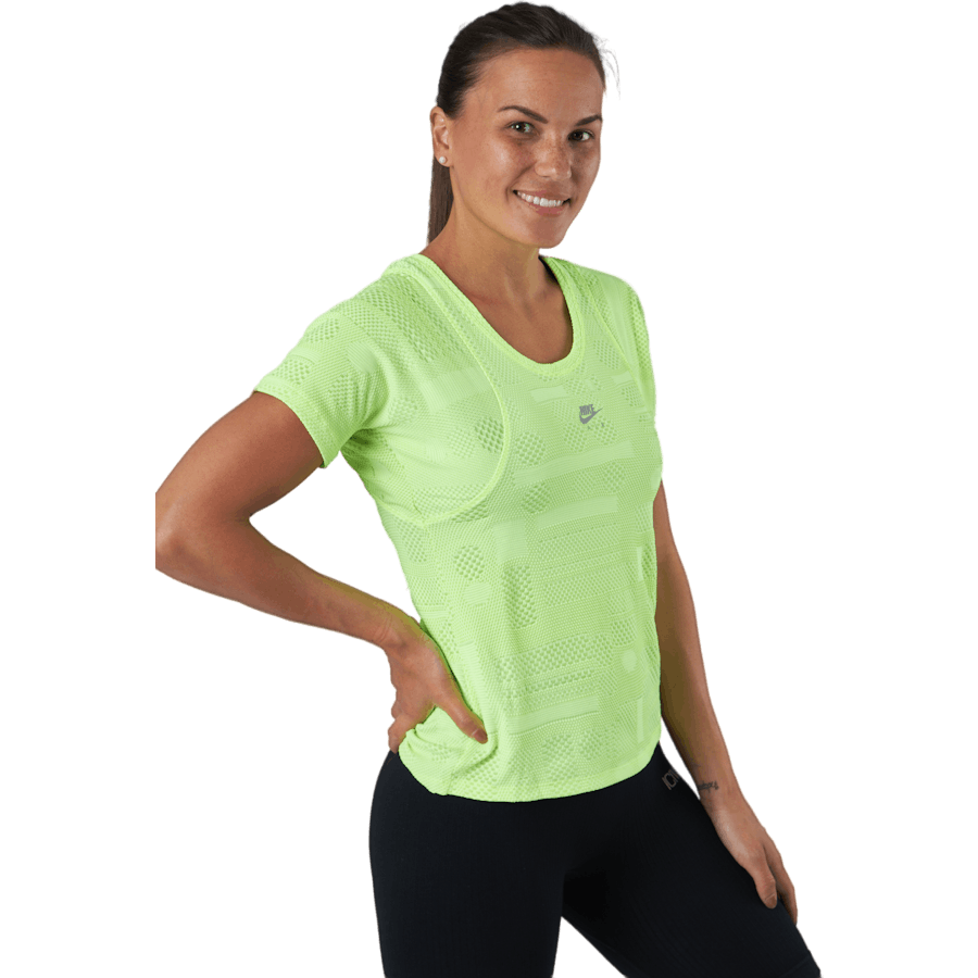 Maillot Air Dri-fit à manches courtes pour femme, coloris volt/argent réfléchissant
