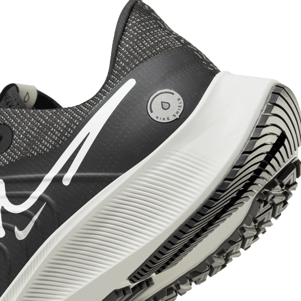 Air Zoom Pegasus 38 Shield Wom Schwarz/Platin Tint-dk Smoke G