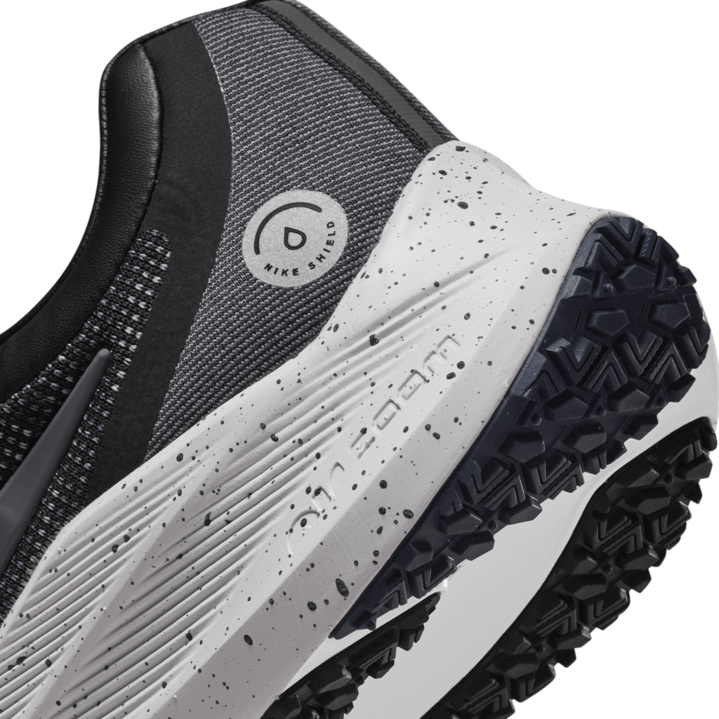 Winflo 8 Shield Men's Running  Black/iron Grey-metallic Silve