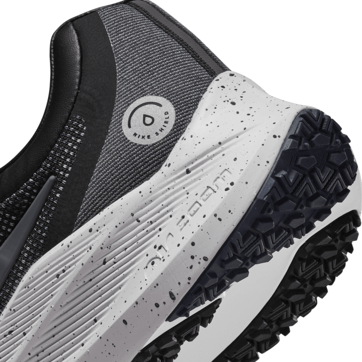 Winflo 8 Shield Men's Running  Black/iron Grey-metallic Silve