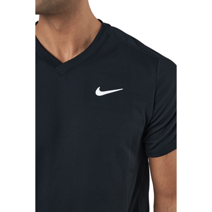 NikeCourt Dri-FIT Victory tennistop til mænd SORT/SORT/HVID