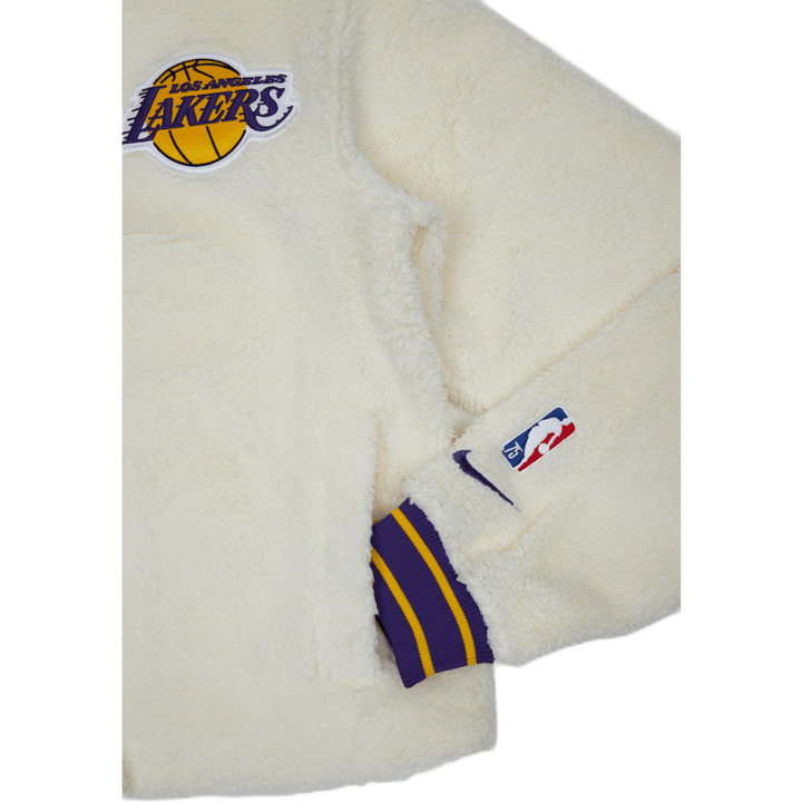Women's Lakers Courtside