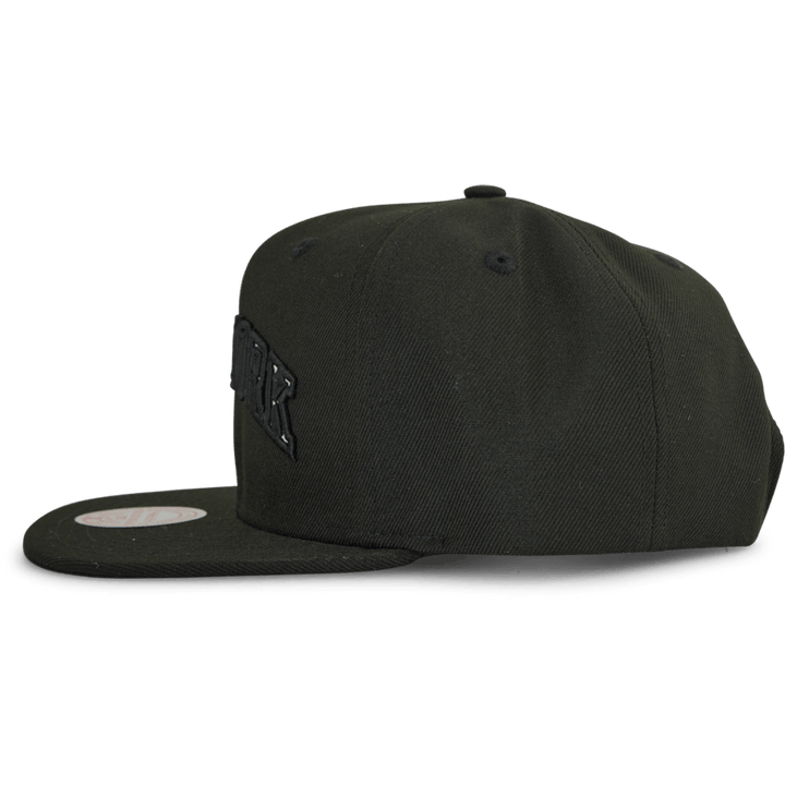 Knicks Iridescent Wordmark Snapback HWC