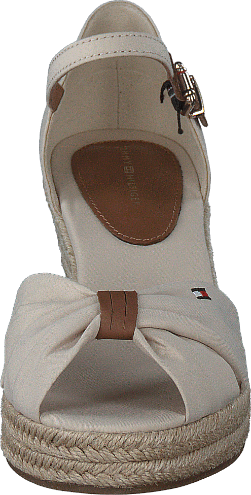 Základné otvorené topánky so stredným klinom Classic Beige