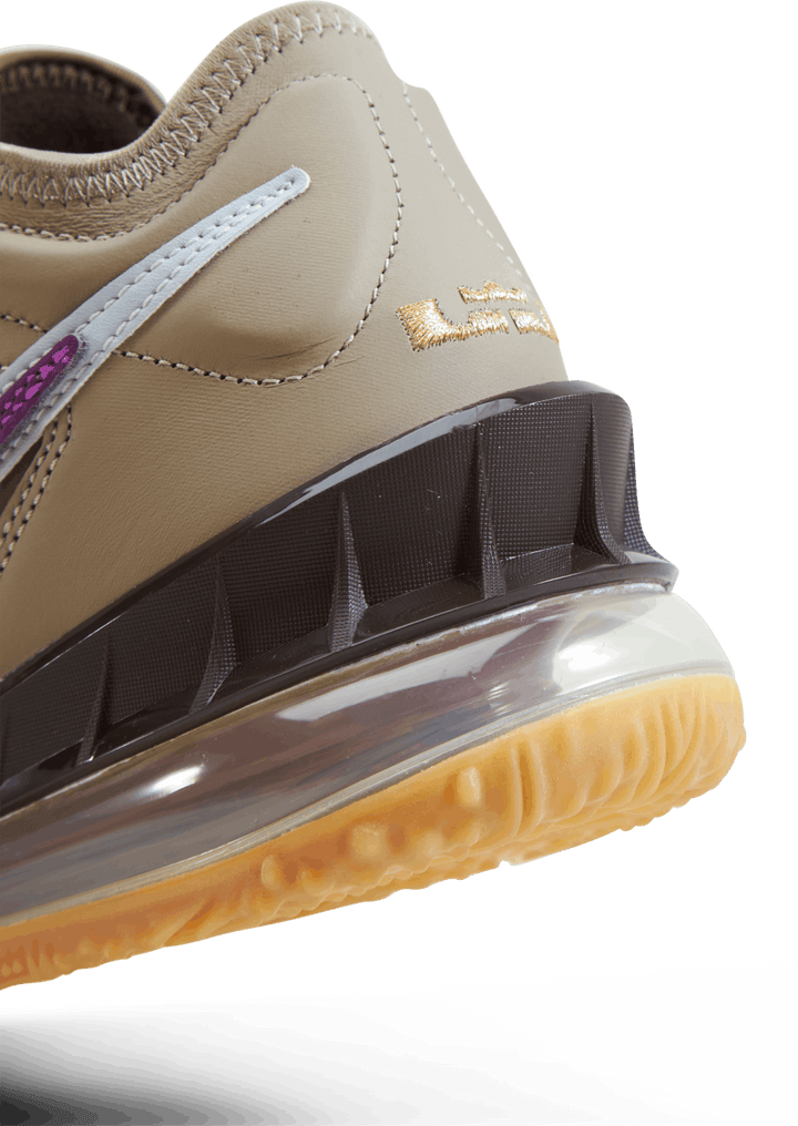 LeBron XVIII basso