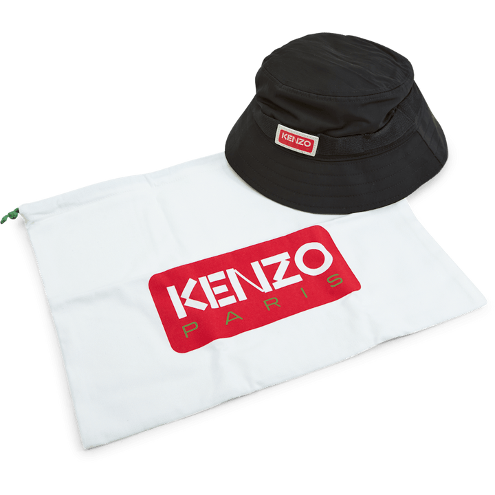 Kbelíková čepice černá