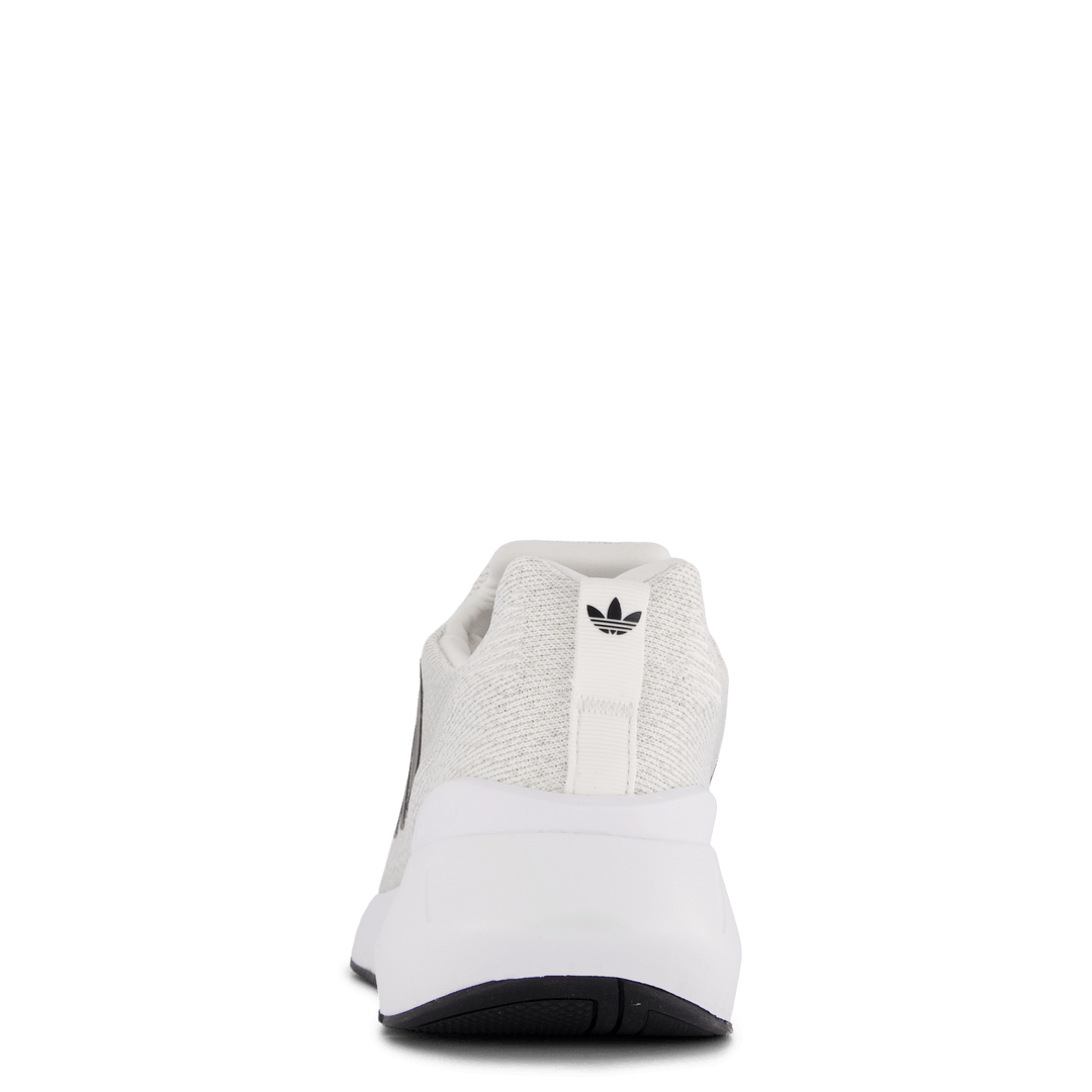Swift Run 22 Footwear White / Core Black