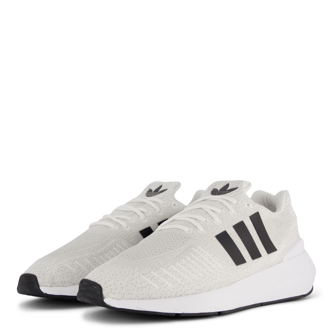 Swift Run 22 Footwear White / Core Black