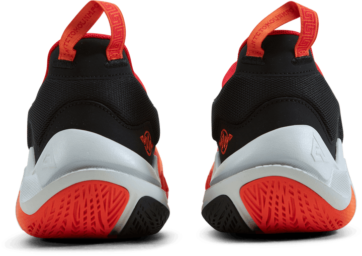 Nike Giannis Immortality 2