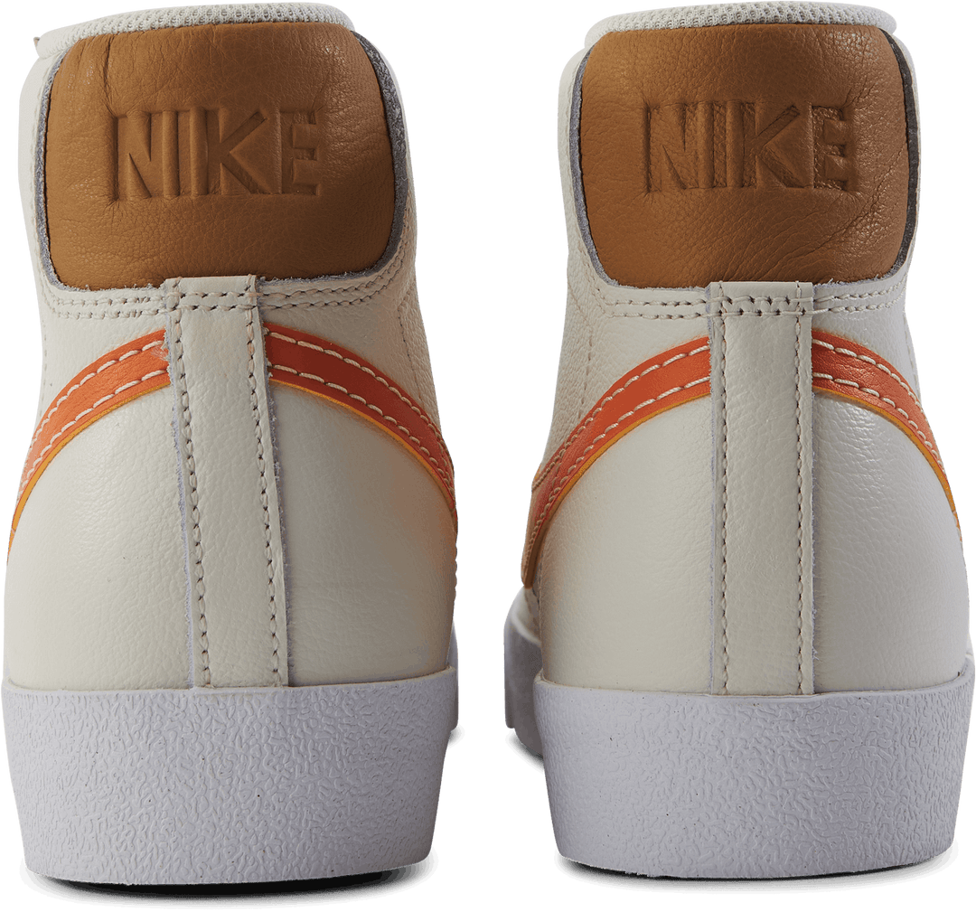 Blazer Mid '77 Emb