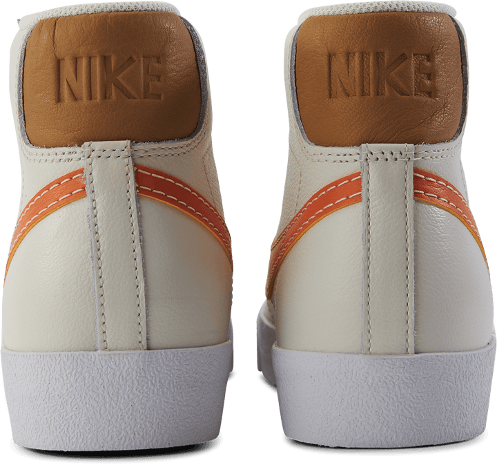 Blazer Mid '77 Emb