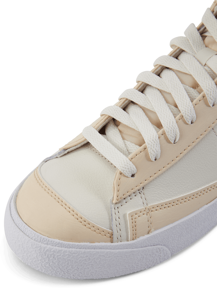 Blazer Mid '77 Emb