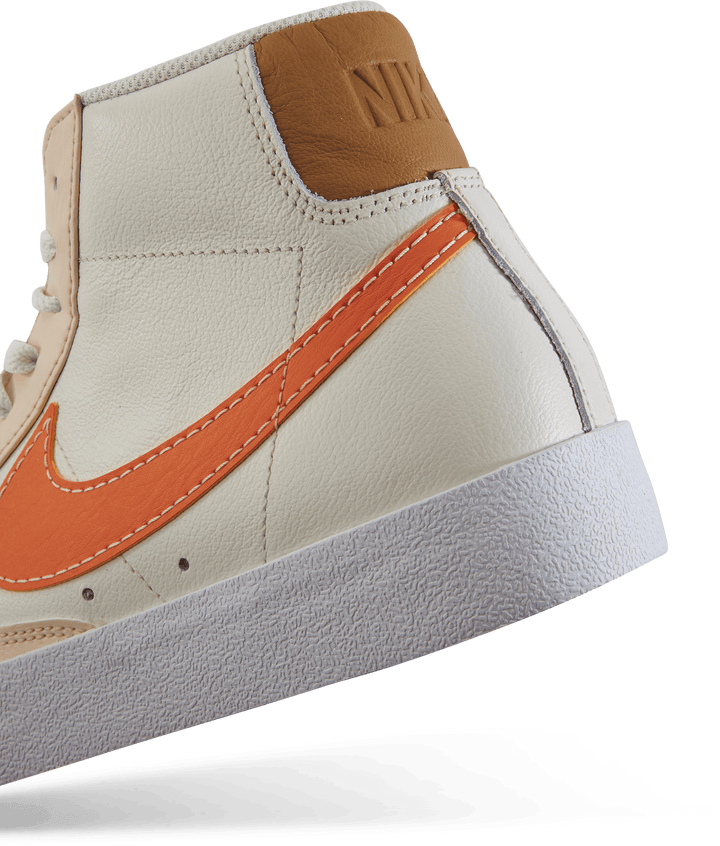 Blazer Mid '77 Emb