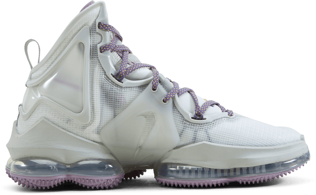 Nike LeBron XIX