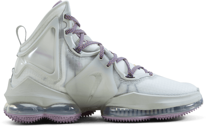 Nike LeBron XIX