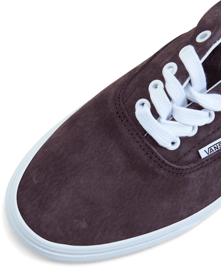 Ua Era Pig Suede Wine Tasting