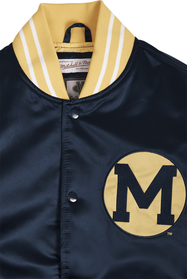 Veste en satin épais