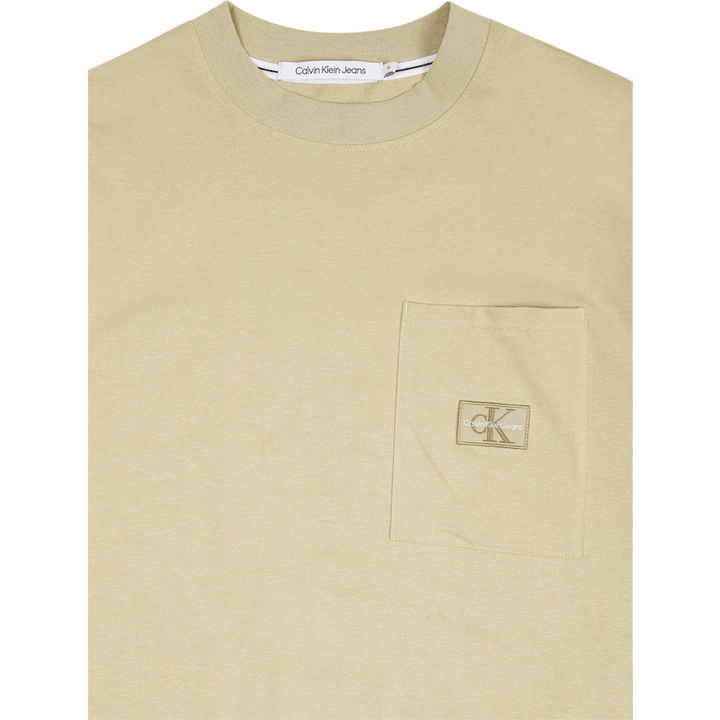 Calvin Klein Shrunken Badge Pocket Tee Rb8